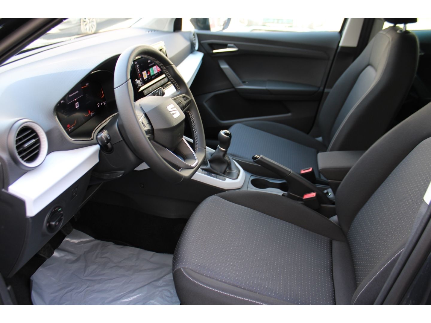 SEAT Arona 1.0 TSi Style LED GRA Full Link AHK PDC DA - Image 7