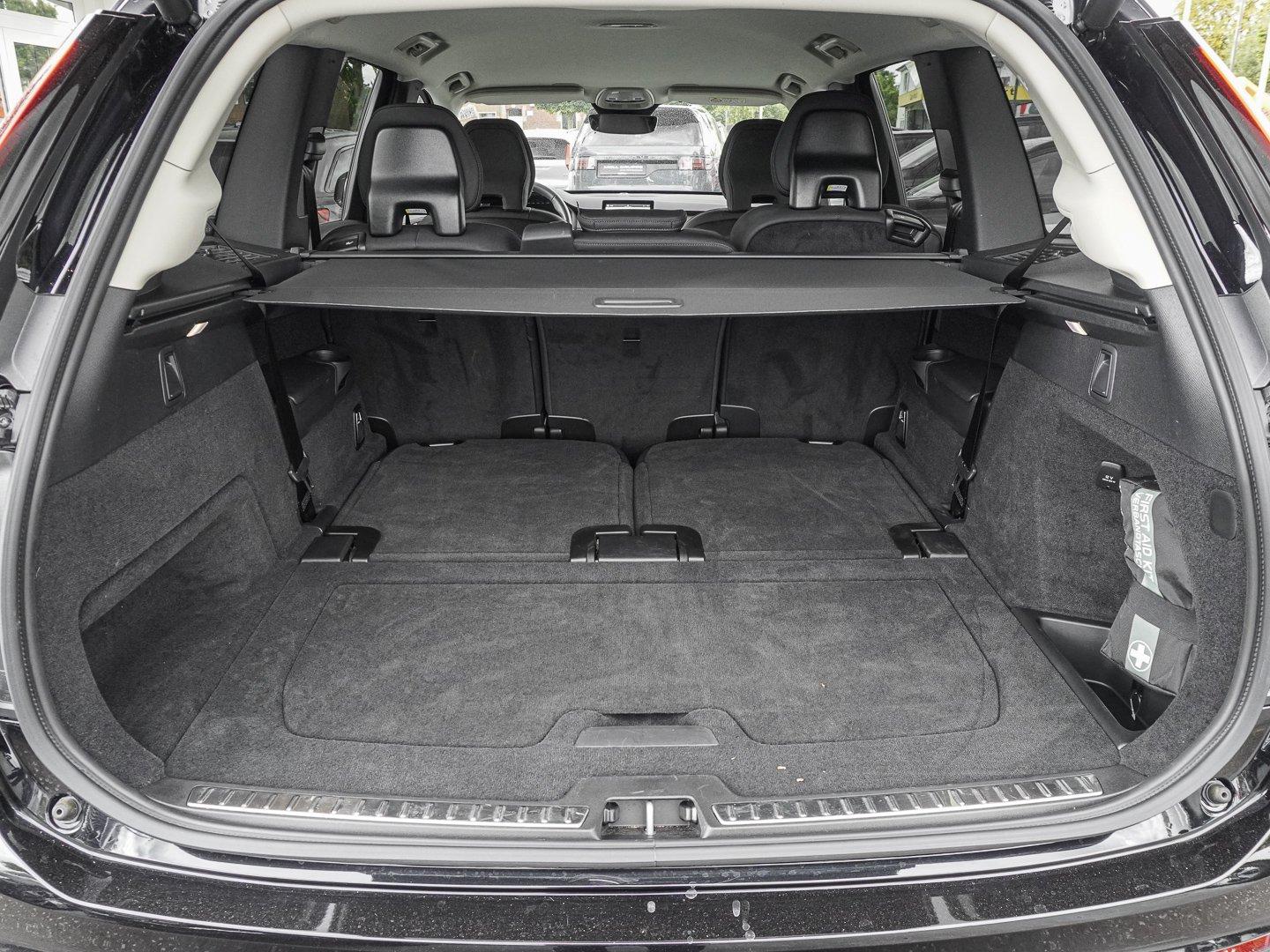 Volvo XC90 B5 B AWD Core Bright 7-SITZER 360° H&K PILO