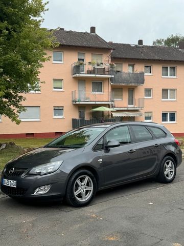 Opel OPEL ASTRA J SPORT TOURER/ NEU ZANHRIME