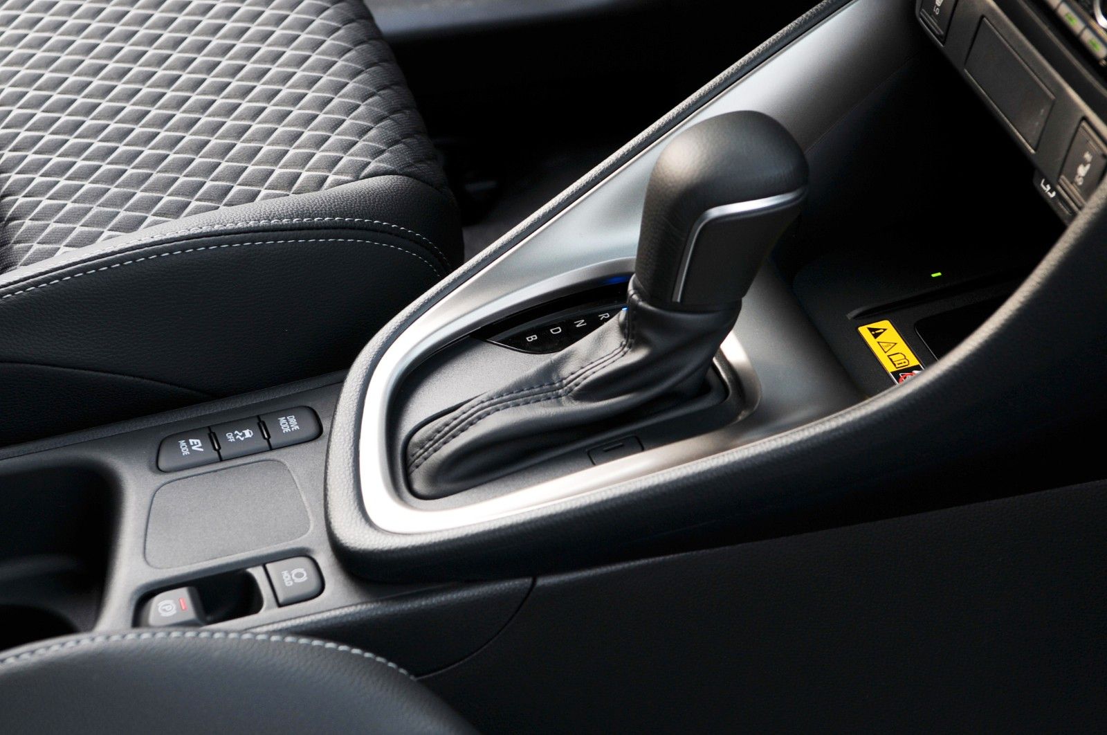 Mazda 2 Hybrid - Bild 12