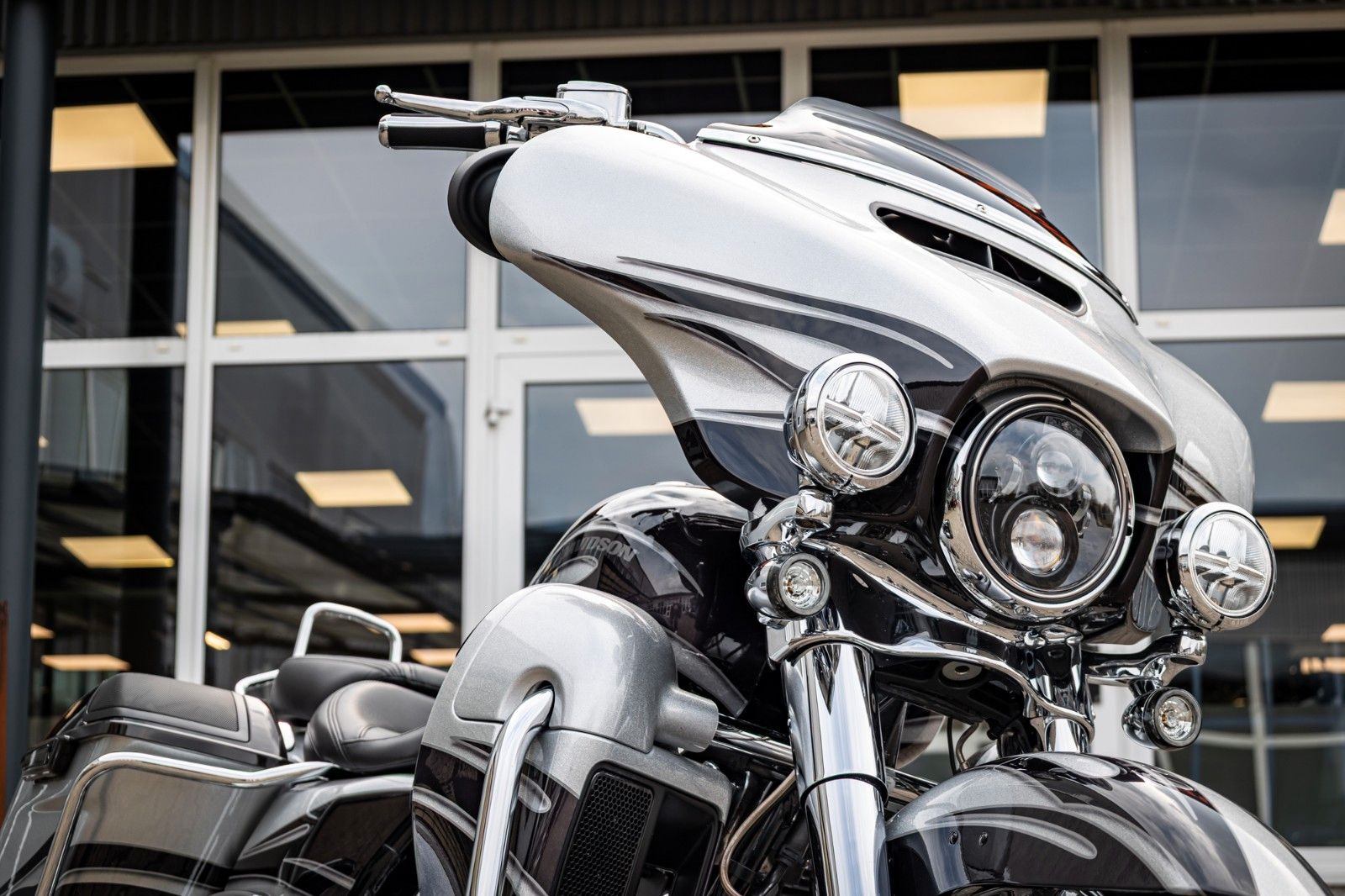 Fahrzeugabbildung Harley-Davidson CVO STREET GLIDE 110 FLHXSE - KESSTECH