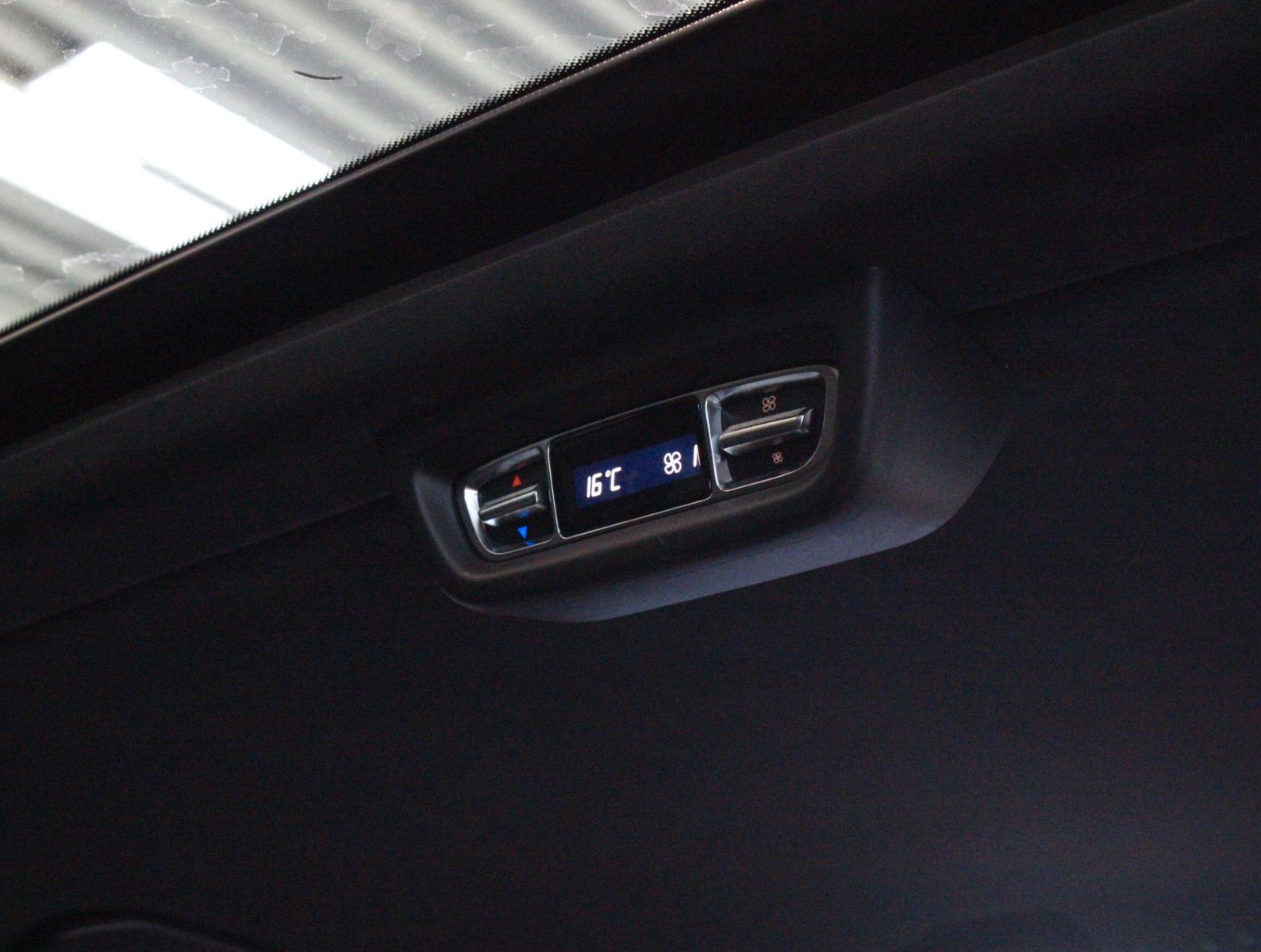 Fahrzeugabbildung Mercedes-Benz V 300d Exclusive Edition Lang 4Matic