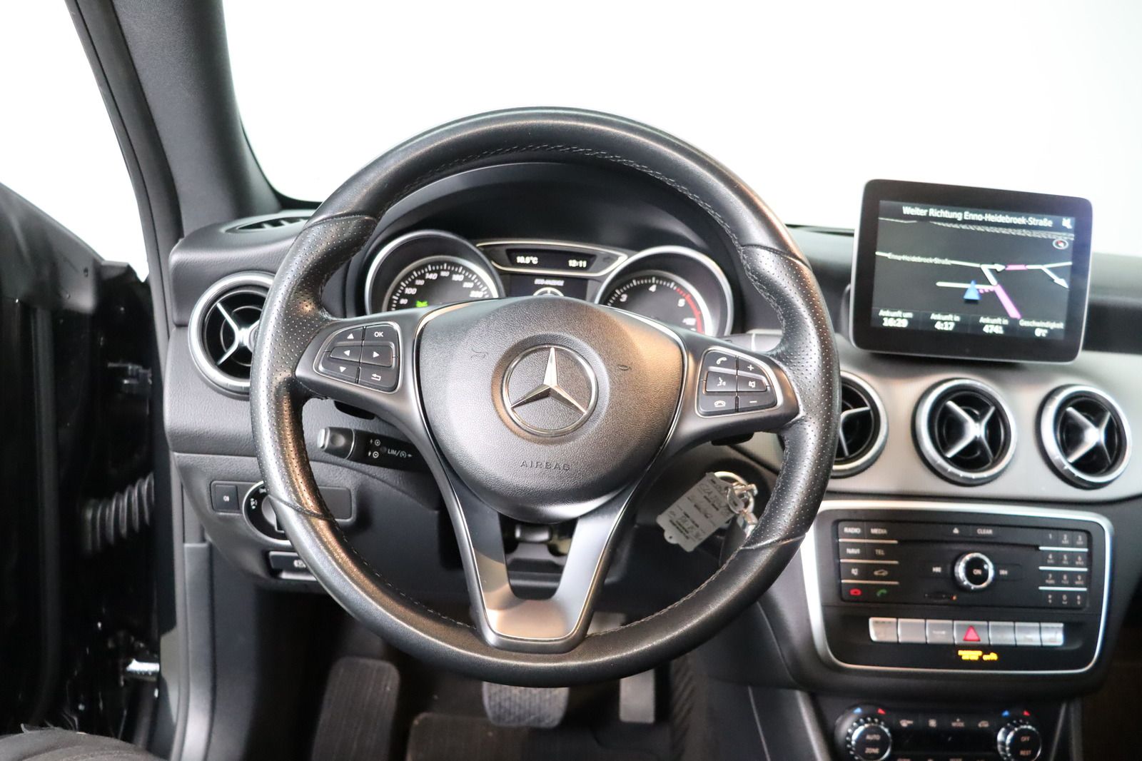 Fahrzeugabbildung Mercedes-Benz CLA 220 CDI Shooting Brake 4Matic