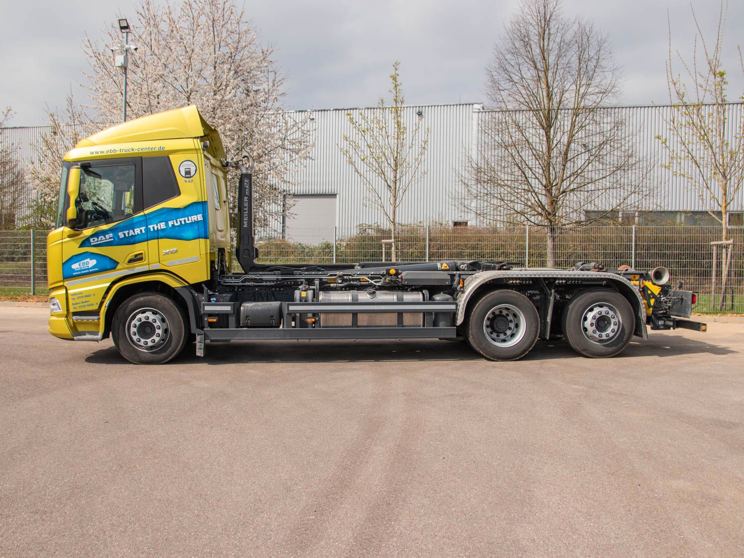 Fahrzeugabbildung DAF FAN XD 450 SL Meiller Abrollkipper