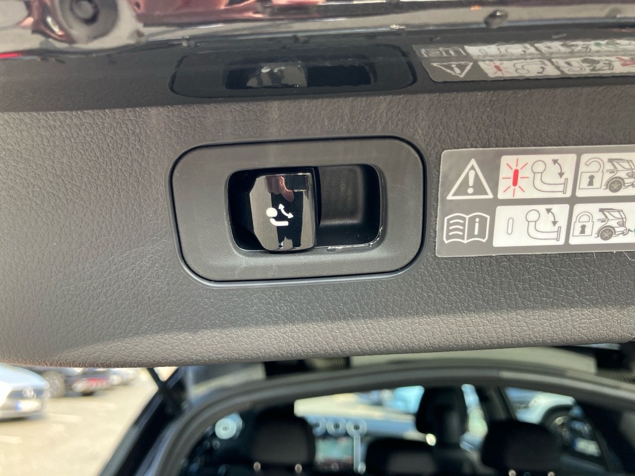 Fahrzeugabbildung Mercedes-Benz C 300 de T AMG+NIGHT+AHK+360°+BURMEST+MEMORY