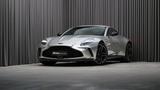 Aston Martin w. Full Carbon Pack and B&W Audio - silberne Aston Martin V8 Vantage