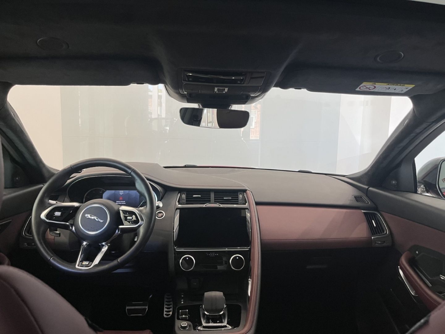 Fahrzeugabbildung Jaguar E-Pace P300e R-Dynamic HSE Plug-In Hybrid HUD  P