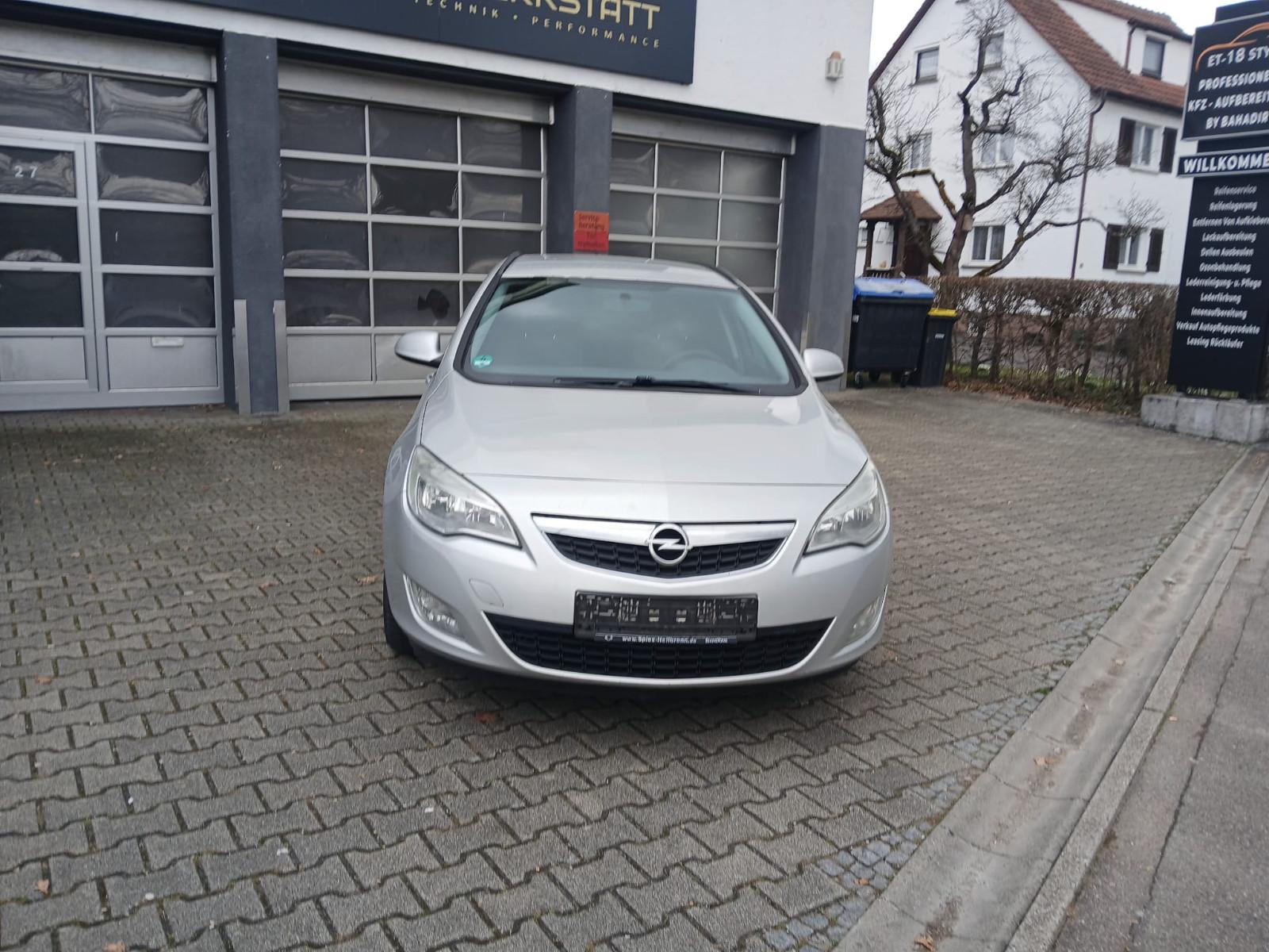Opel Astra J Sports Tourer Edition