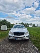 Mercedes-Benz ML 280 CDI 4MATIC 3.5 Tonnen Anhängelast - silberne Mercedes-Benz ML 280