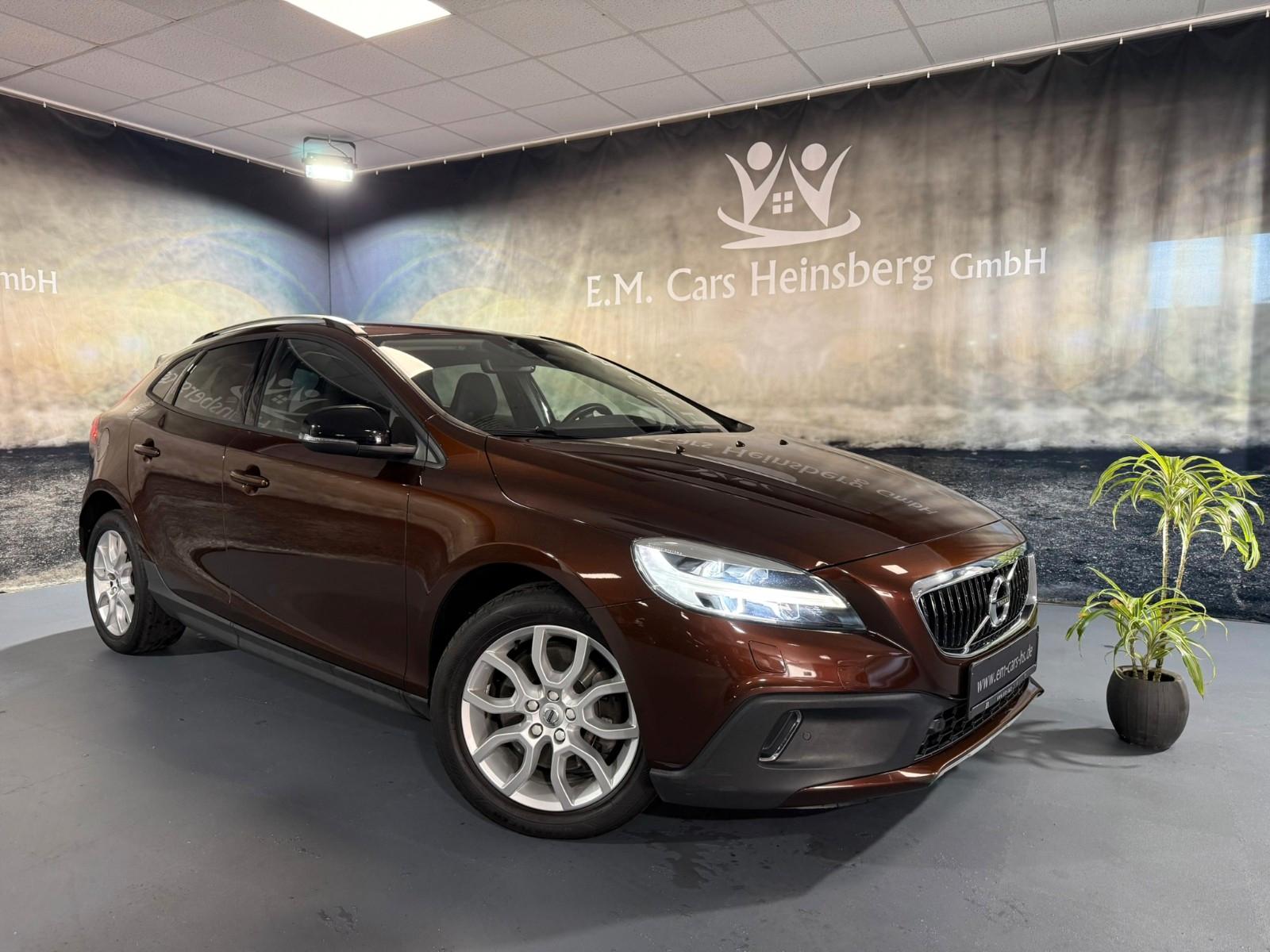 Volvo V40 CrossCountry Momentum Auto. NAVI LED R.KAM