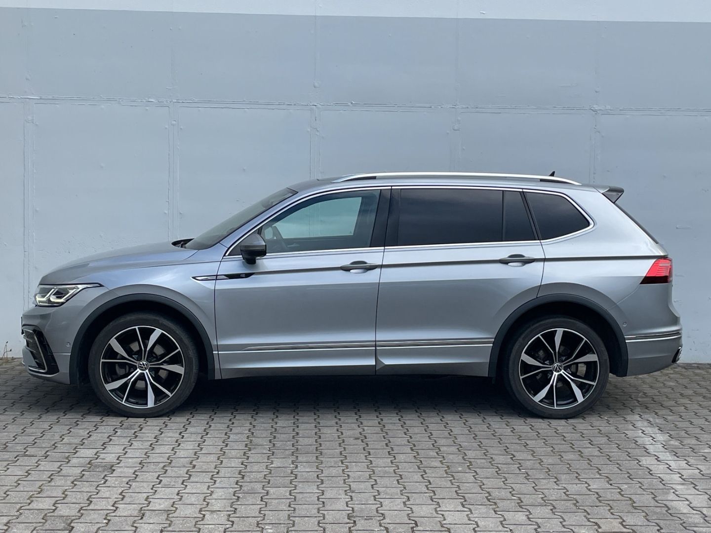 Tiguan Allspace 2.0 TDI R-Line 4Motion AHK/Pano 