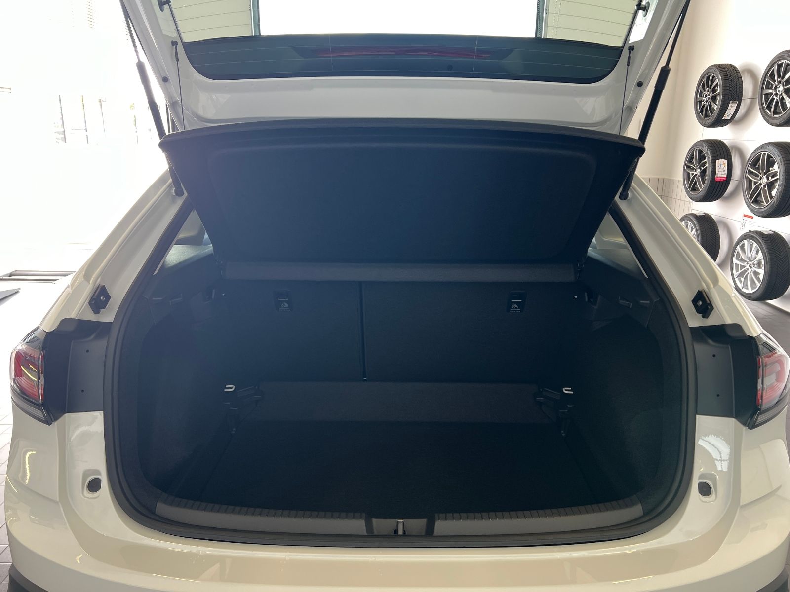 Fahrzeugabbildung Volkswagen Taigo Life 1.0 TSI *LED, Digital Cockpit, PDC, 1