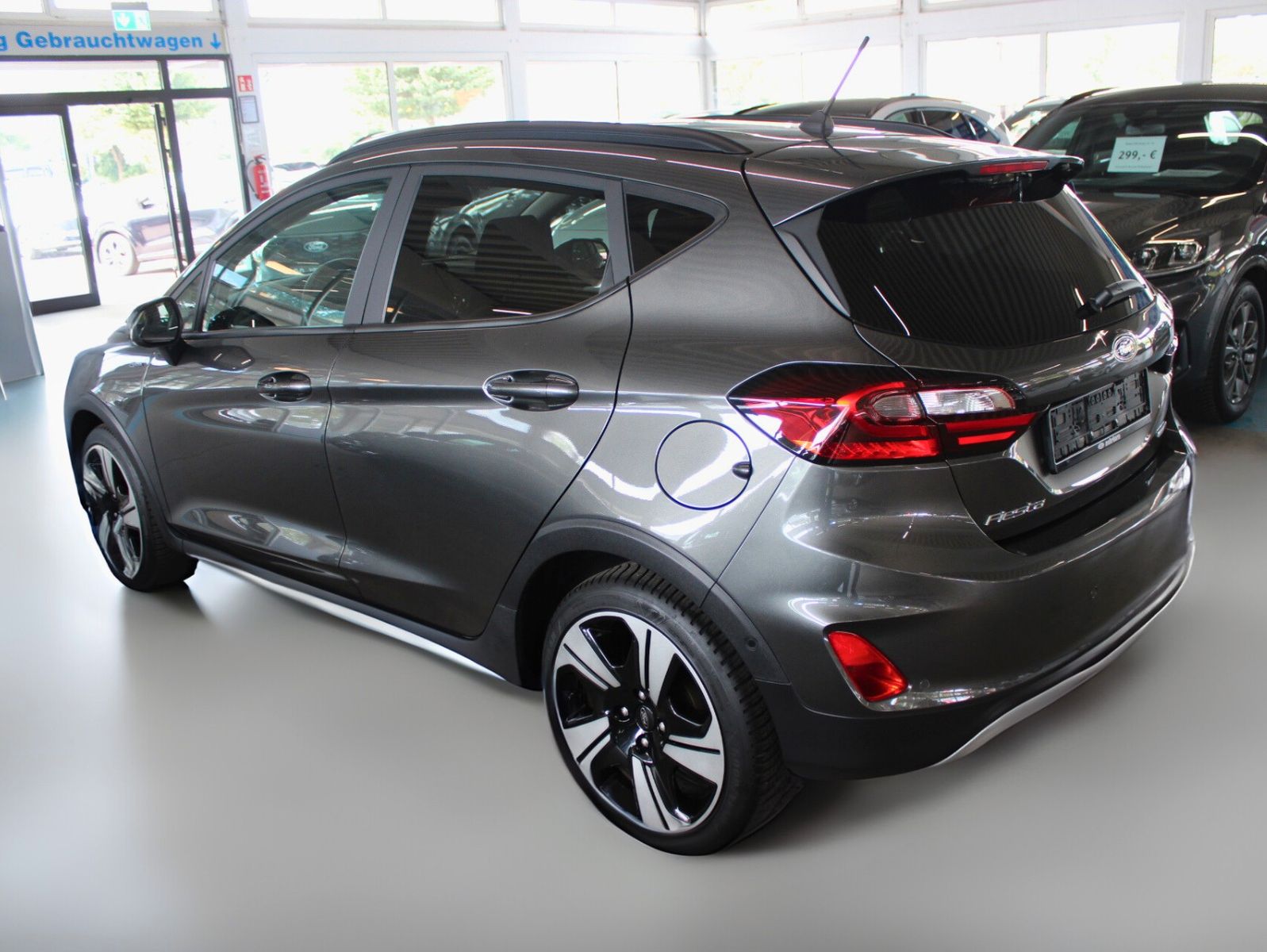 Fahrzeugabbildung Ford Fiesta Hybrid Active X LED ACC Winter + Park Pak