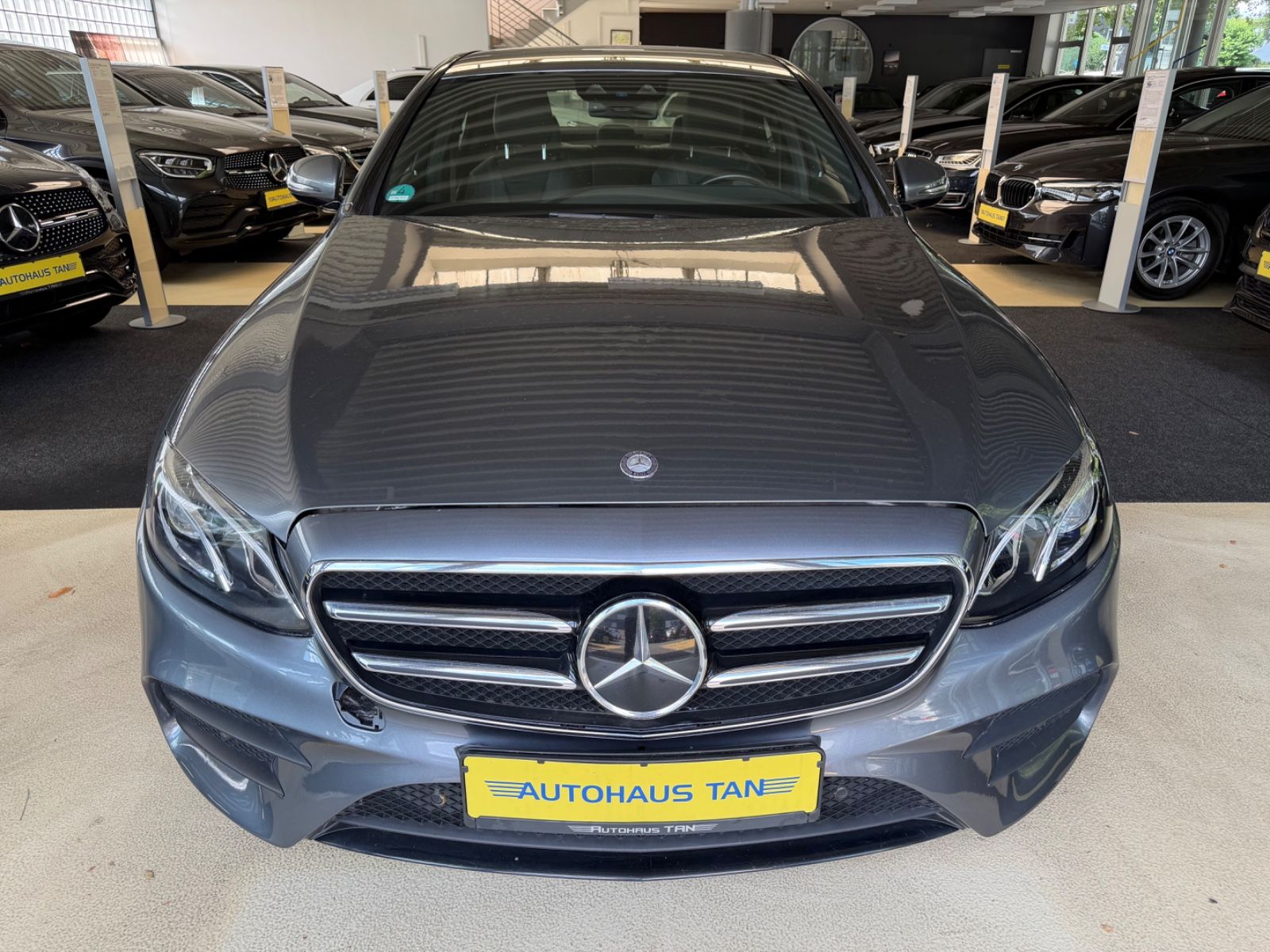 Fahrzeugabbildung Mercedes-Benz E 350 E Limousine*AMG-Line* Digitaltacho