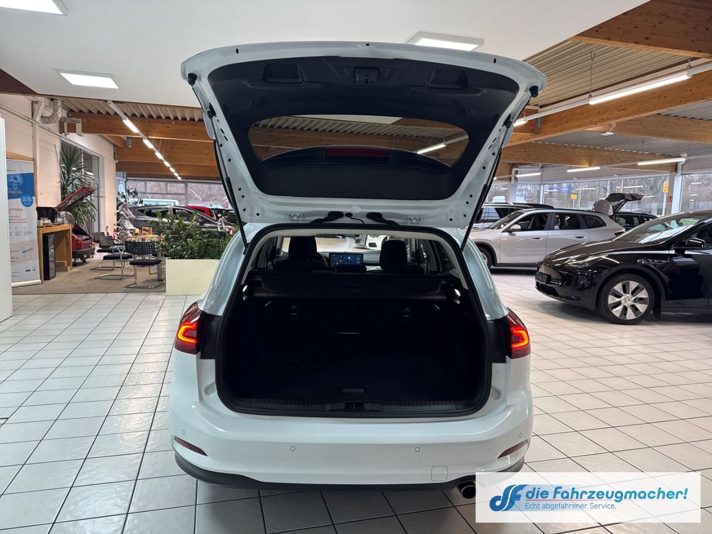 Fahrzeugabbildung Ford Focus Turnier Titanium X Navi Digitales Cockpit