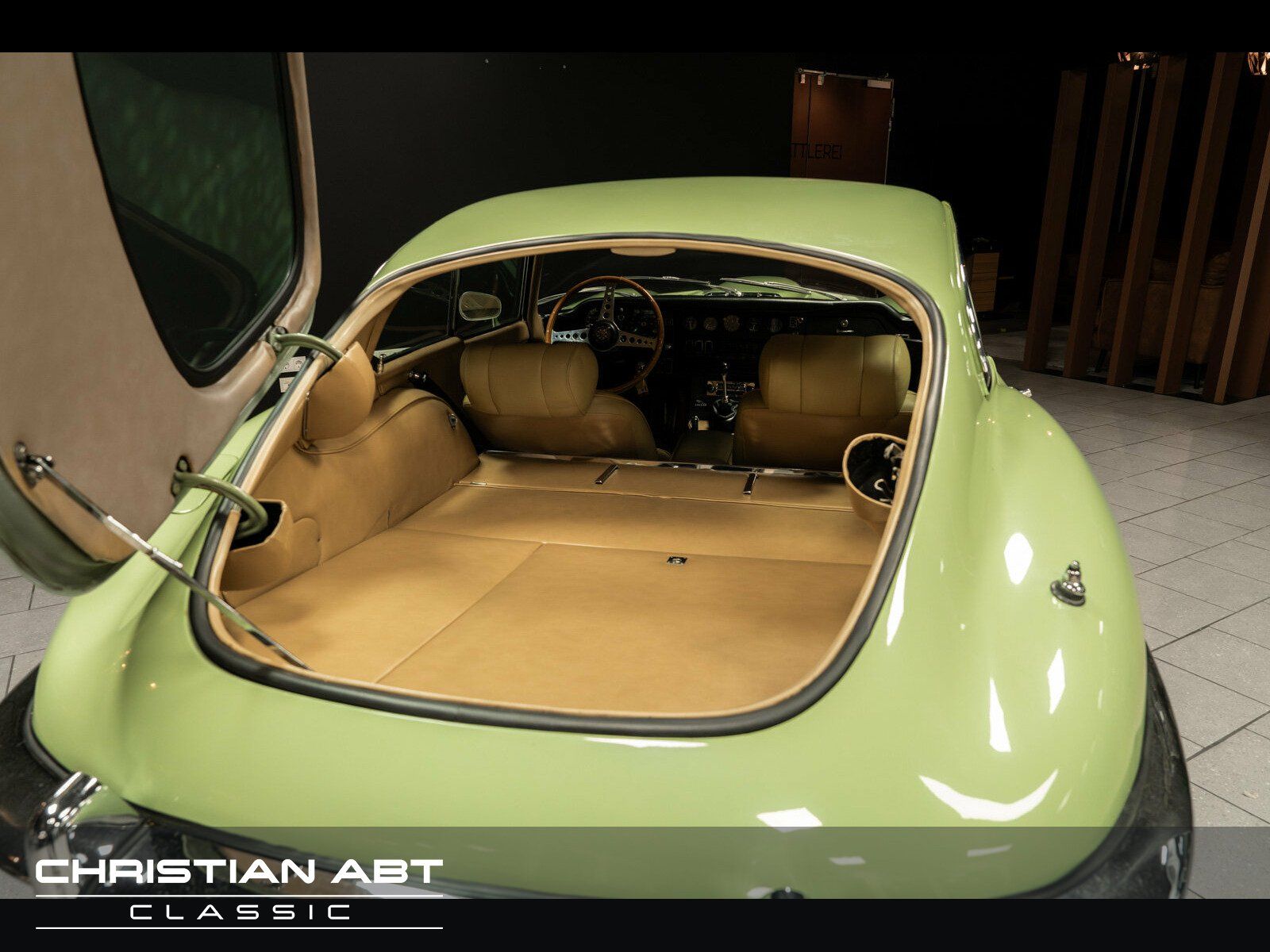 Fahrzeugabbildung Jaguar E-Type 4.2 Serie2 - Wertgutachten Note 1