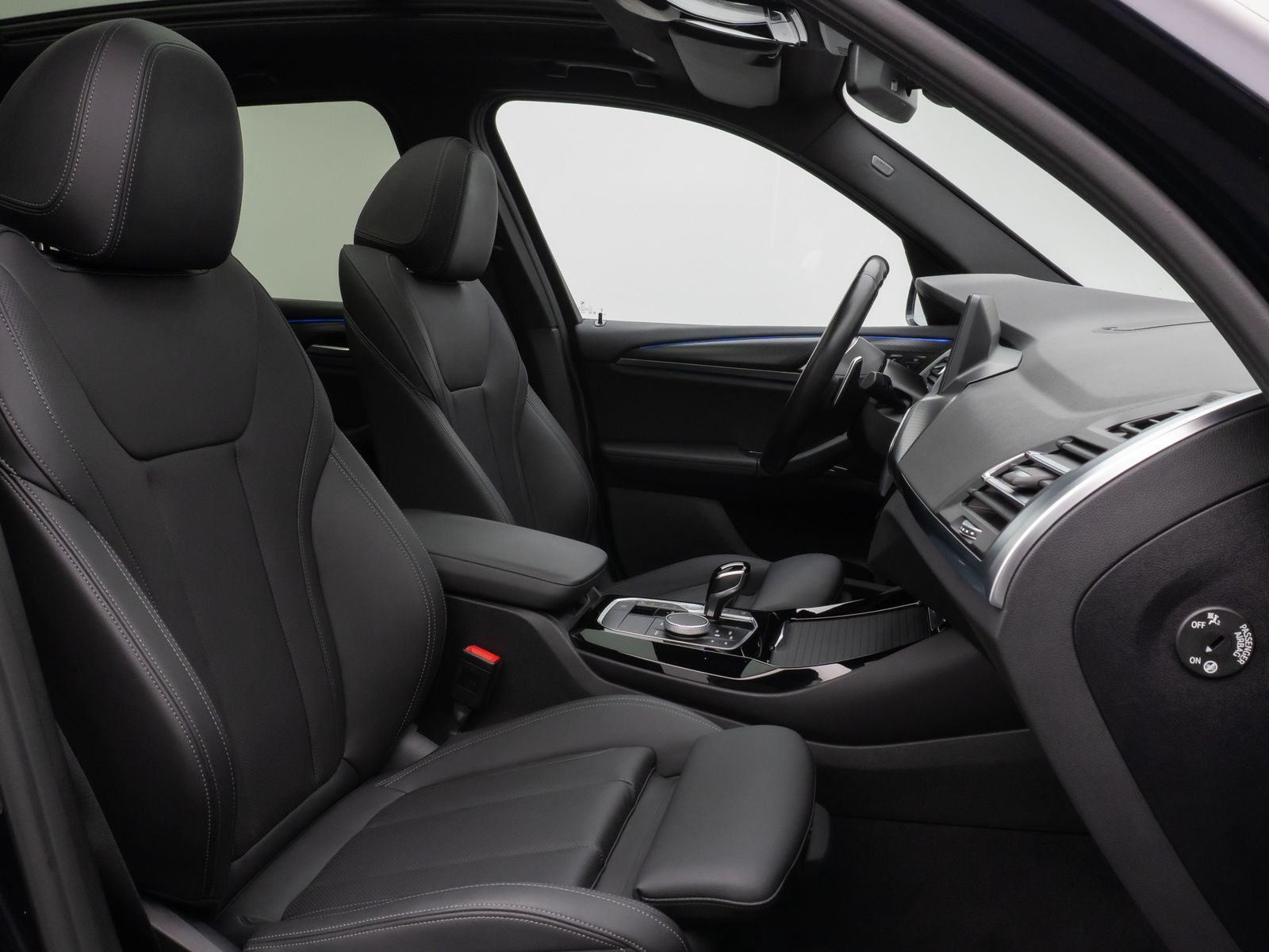 Fahrzeugabbildung BMW X3 xD20d M Sport Panorama Kamera Laser HUD HiFi