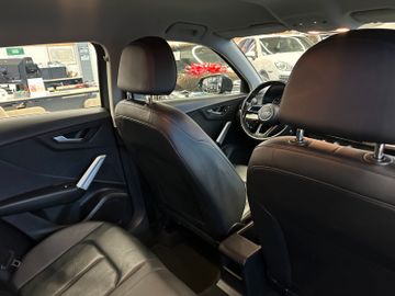 Audi Q2 quattro basis *2. Hand*Klima*SHZ*LED*AHK*MMI*