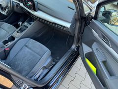 Fahrzeugabbildung Volkswagen Golf VIII Variant Life 2,0 TDI Navi Sitzh ACC