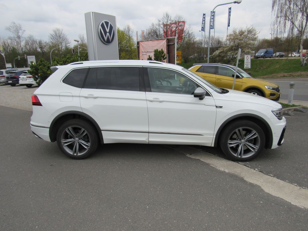Fahrzeugabbildung Volkswagen Tiguan Allspace 2.0 TSI 4M DSG Highline, R-Line