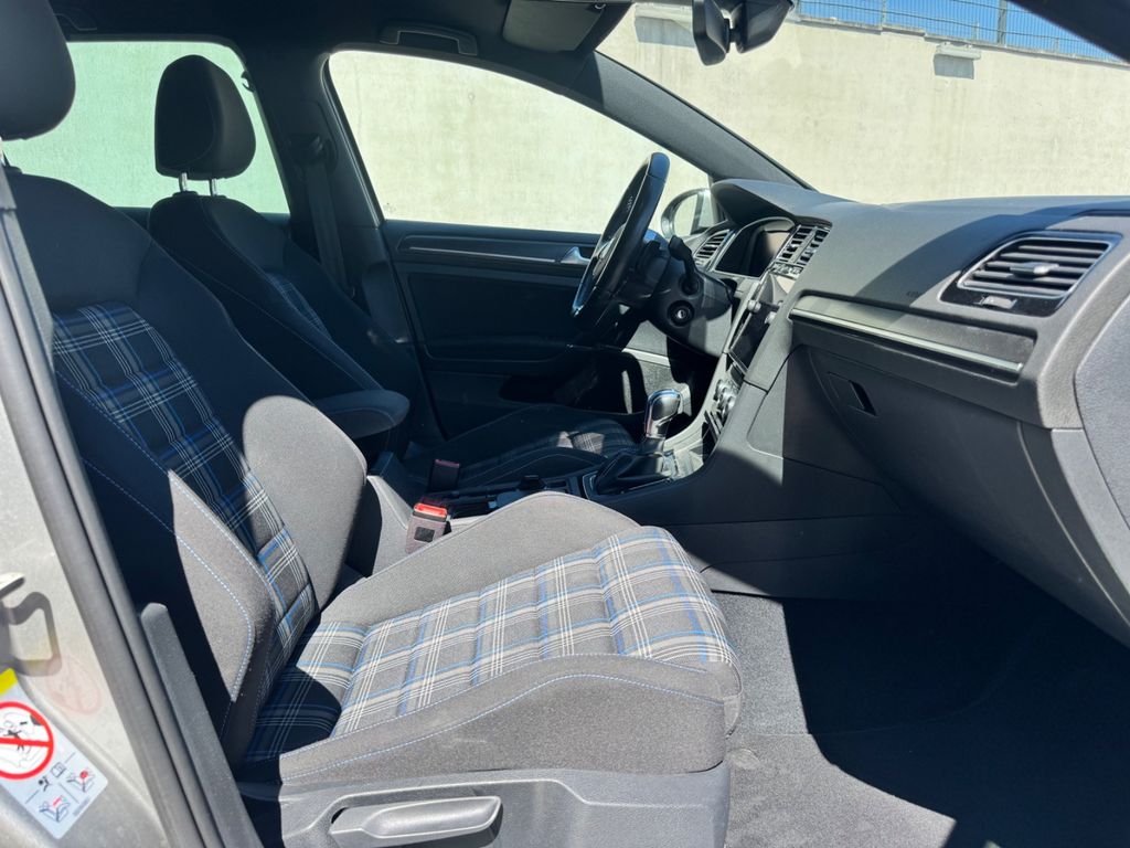 VW Golf - Bild 8