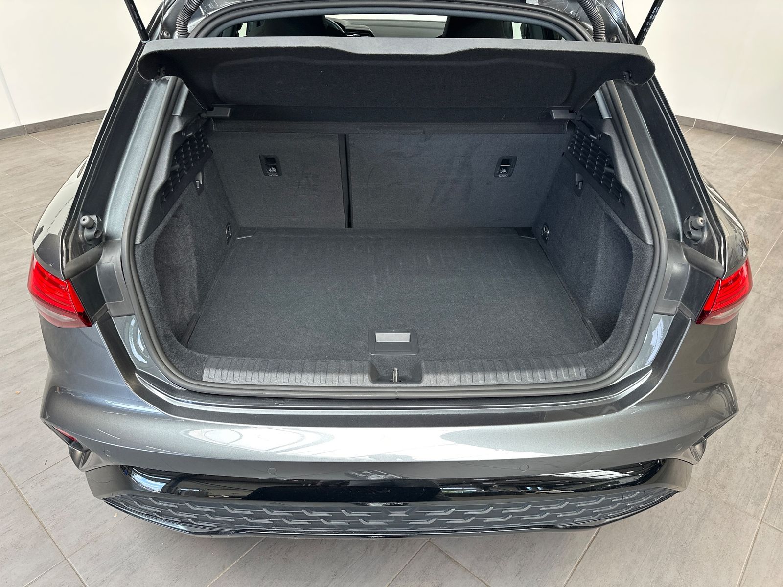 Fahrzeugabbildung Audi A3 35 TDI SpB S-Line NAV+LED+PANO+17ZOLL