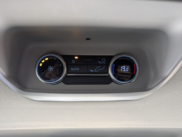 Ford Tourneo Custom 2.0 EcoBlue L1 Titanium