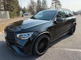 Mercedes-Benz GLC 63 AMG Mercedes-AMG GLC 63 S 4MATIC+ Autom. - mit Benzin-Antrieb: Schwarz, Panorama-Dach, mit Klimaautomatik