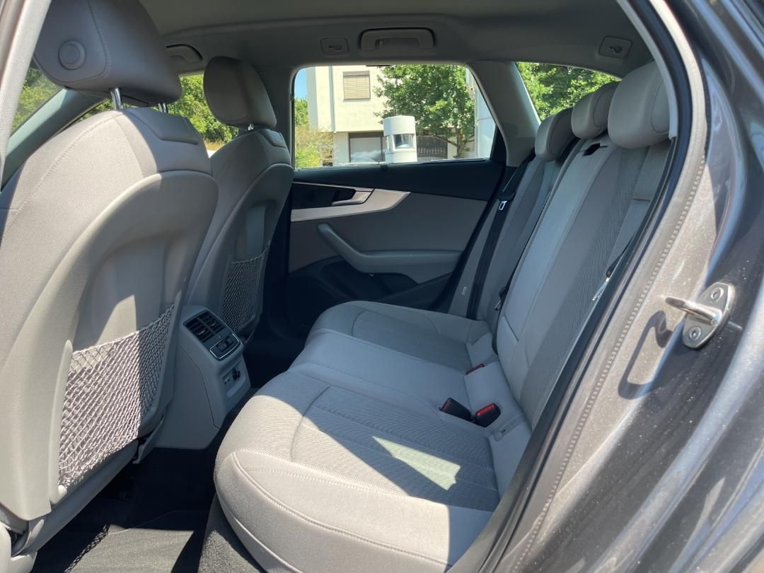 Fahrzeugabbildung Audi A4 Avant 40 TFSI advanced 360,Kamera,LED,Matrix