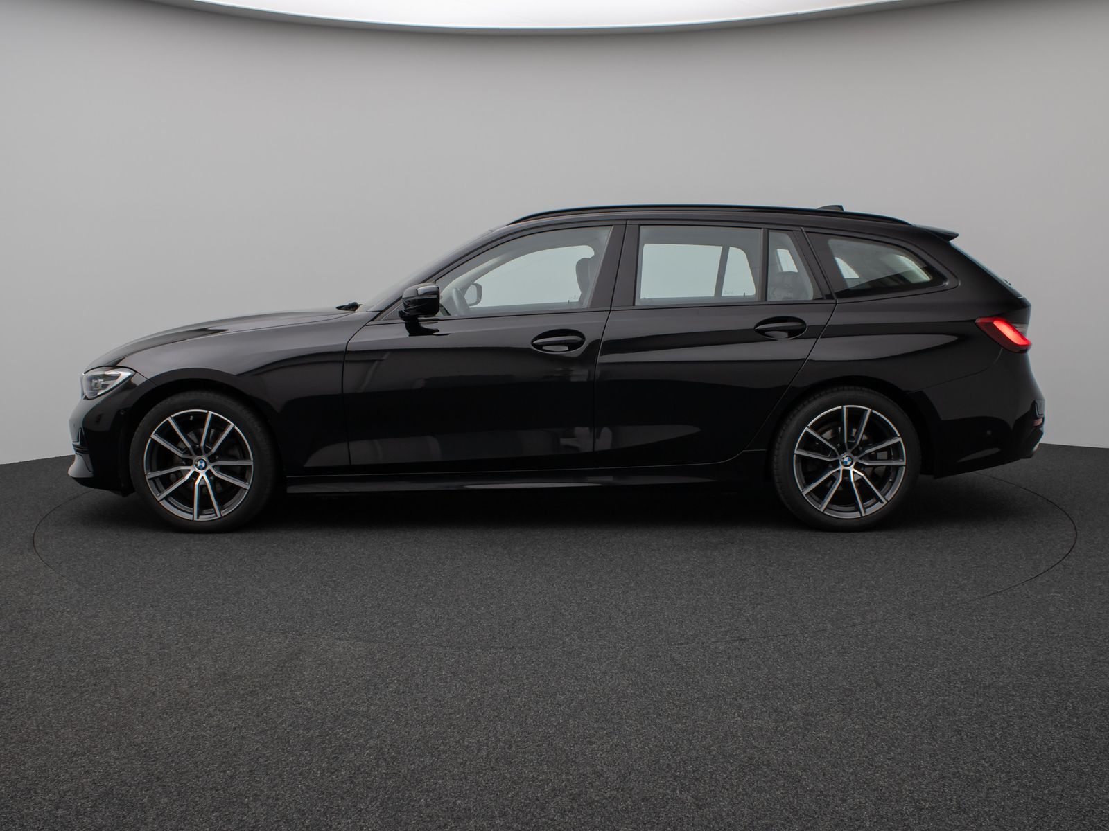 Fahrzeugabbildung BMW 320d xD Sport Line Kamera DAB HiFi Alarm AHK LED