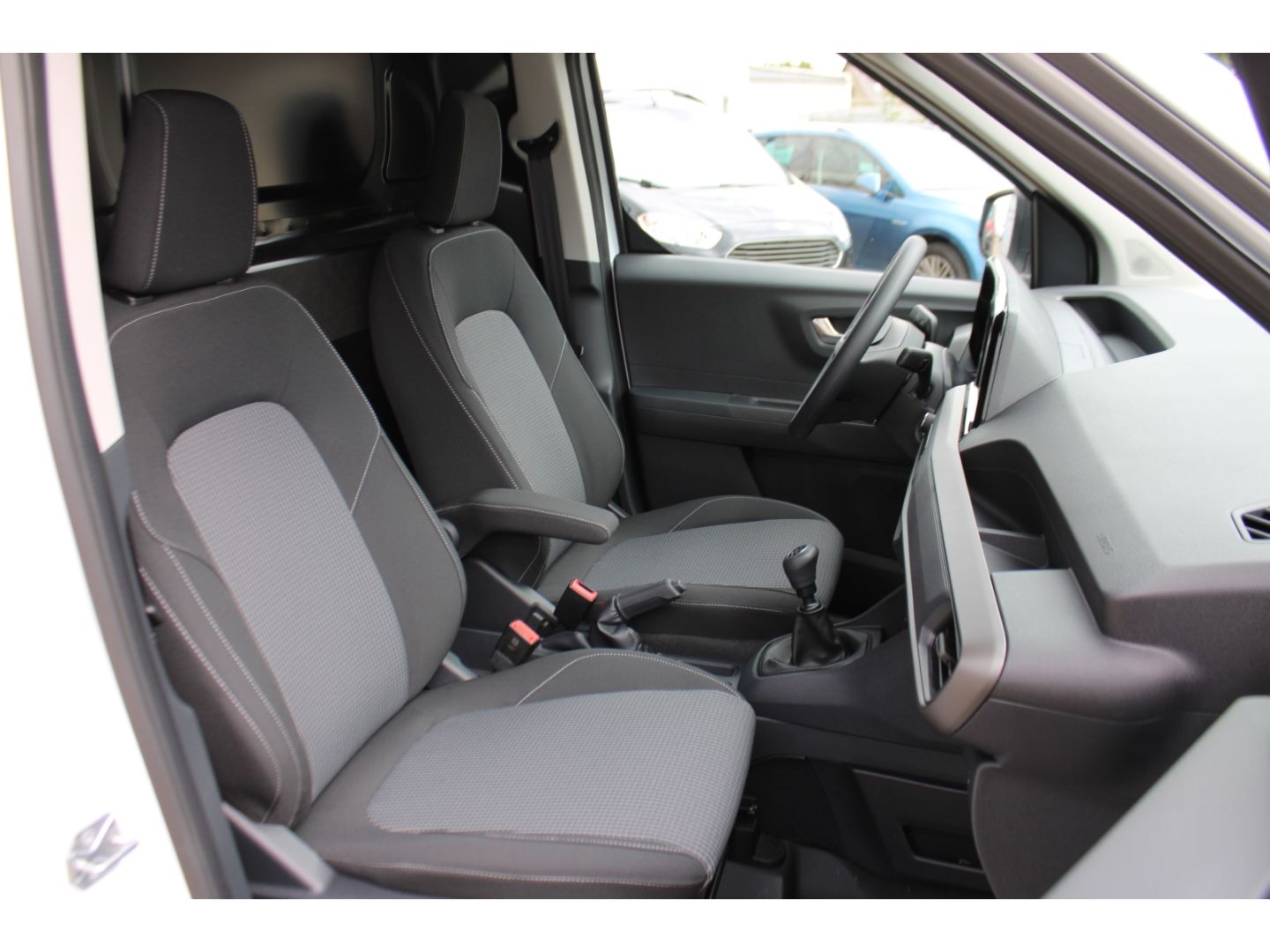 FORD Transit Courier 1.0 EcoBoost Trend Full Link PDC - Image 10