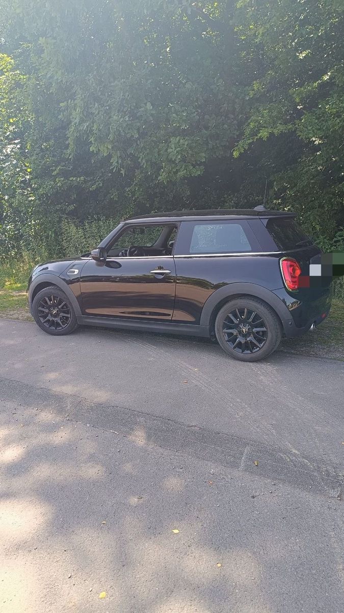 MINI Mini One Benziner 1.5, Top Zustand, schwar...