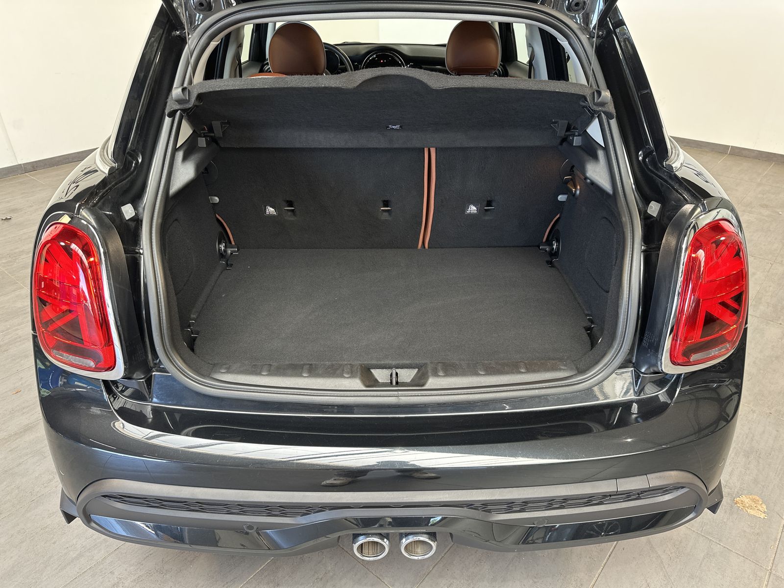 Fahrzeugabbildung MINI Cooper S 5-Türer Classic-Trim NAV+LED+KAMERA+DA