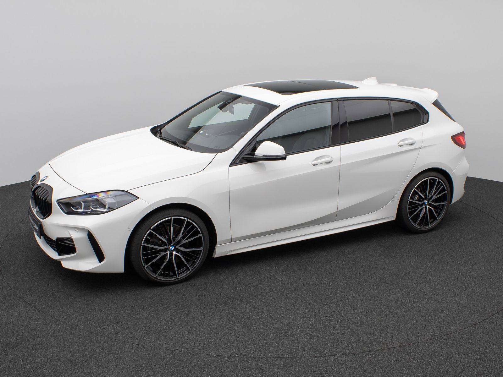 Fahrzeugabbildung BMW 120i M Sport Panoram Kamera DAB HiFi Komfort 19"