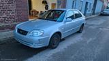 Hyundai Accent 1.3 GLS GLS - Hyundai Accent GL mit Benzin-Antrieb