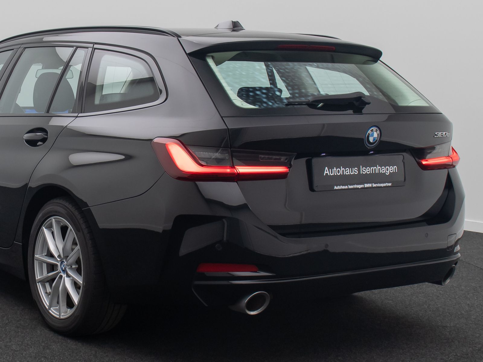 Fahrzeugabbildung BMW 320e Widscreen DAB Cockpit+ PDC GeschwindigReg