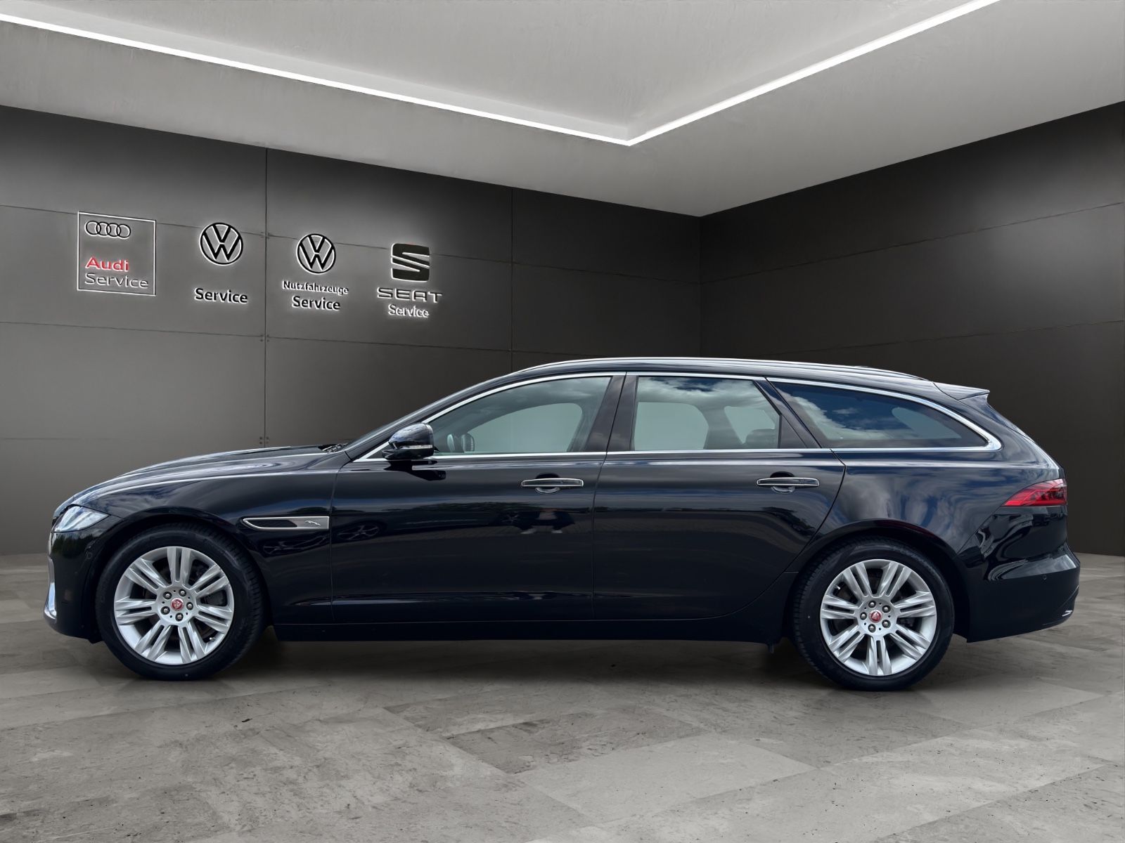 Jaguar XF Sportbrake R-Dynamic S AWD *Pano/360°/Sound* imagem 2