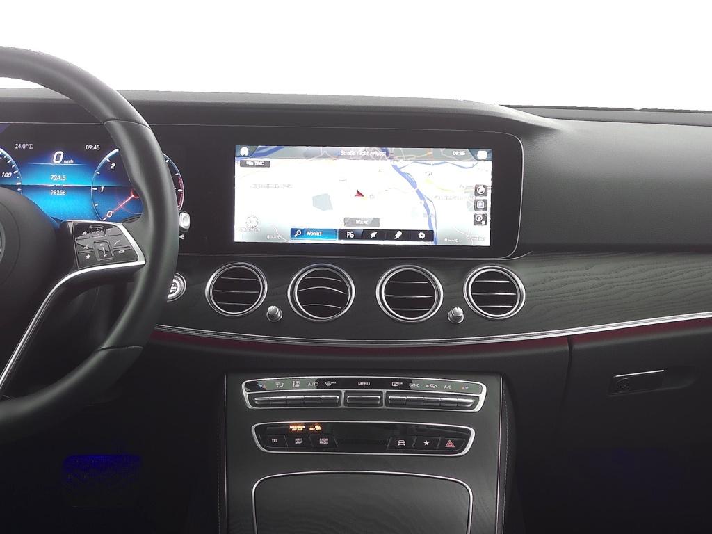 Mercedes-Benz E 220 d 4M T Avantgarde Multibeam HUD Distronic