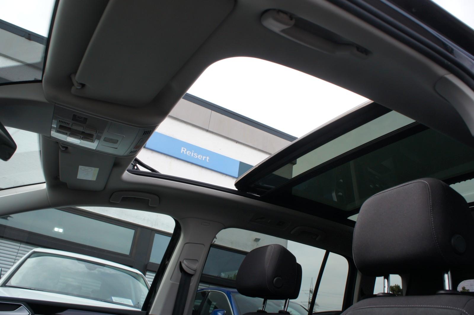 Volkswagen Touran Highline *ACC*AHK*PANO*STDHZG*KAM*MASSAGE, миниатюра 17