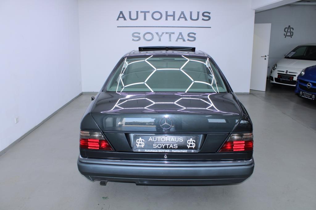 Mercedes-Benz CE 220