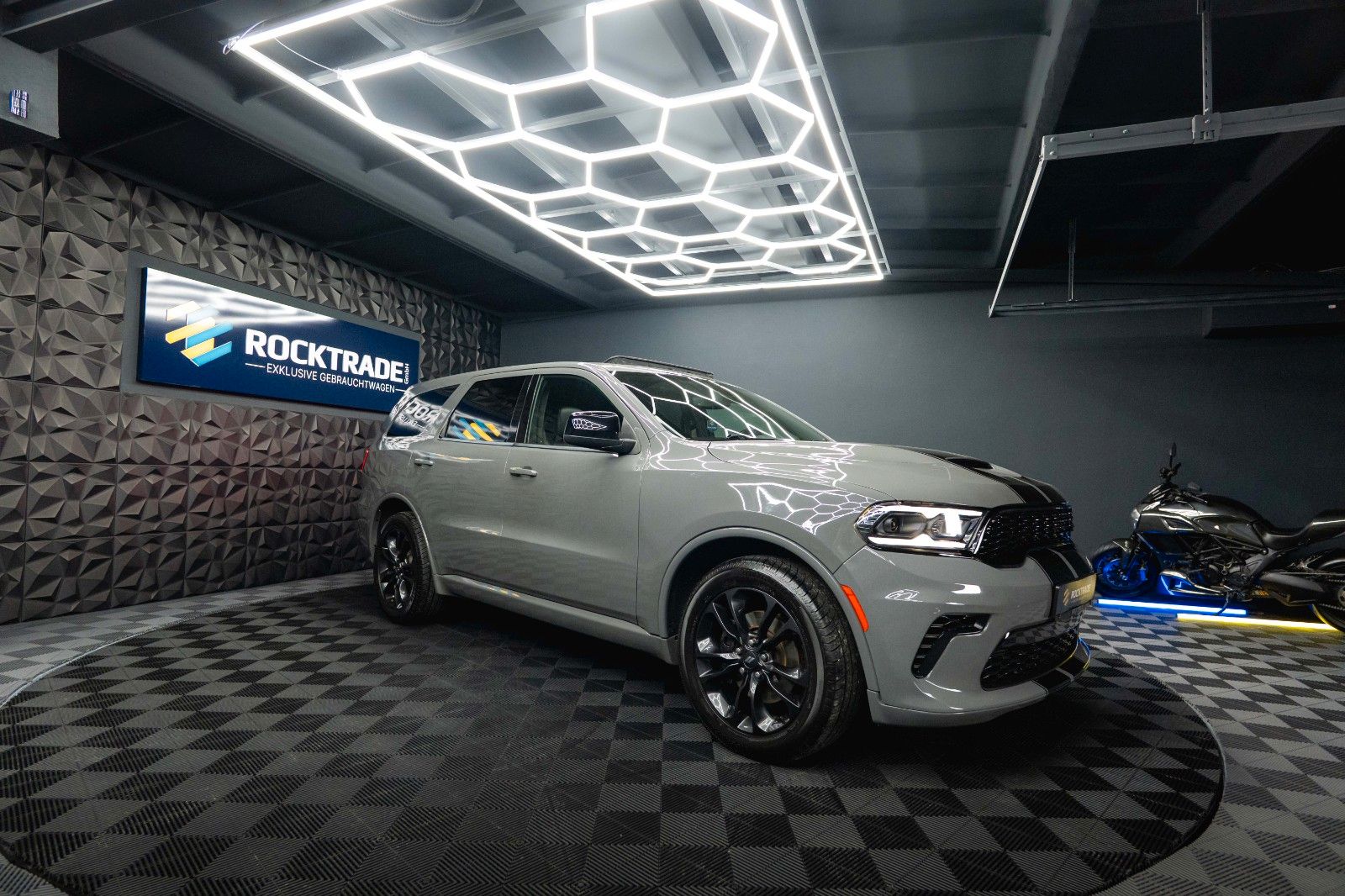Fahrzeugabbildung Dodge Durango 5.7 V8 R/T SRT 4x4 Night-Paket Modell 22