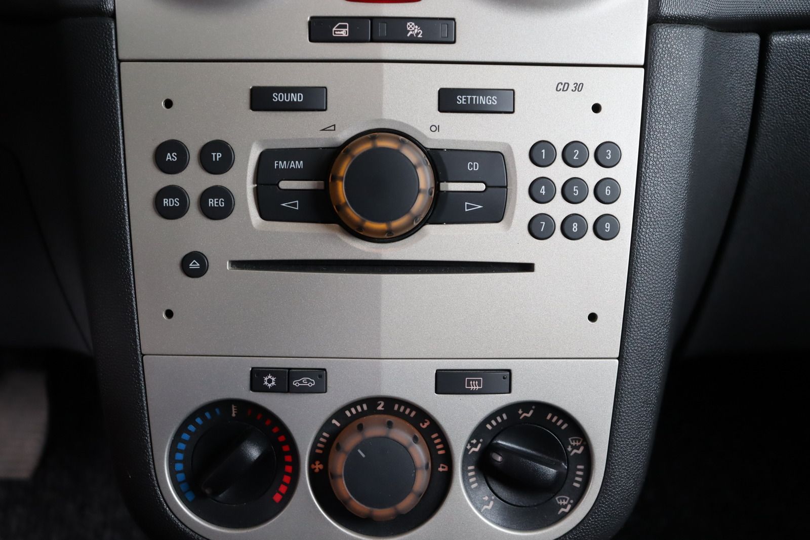 Fahrzeugabbildung Opel Corsa 1.2 16V Klima * wenig km