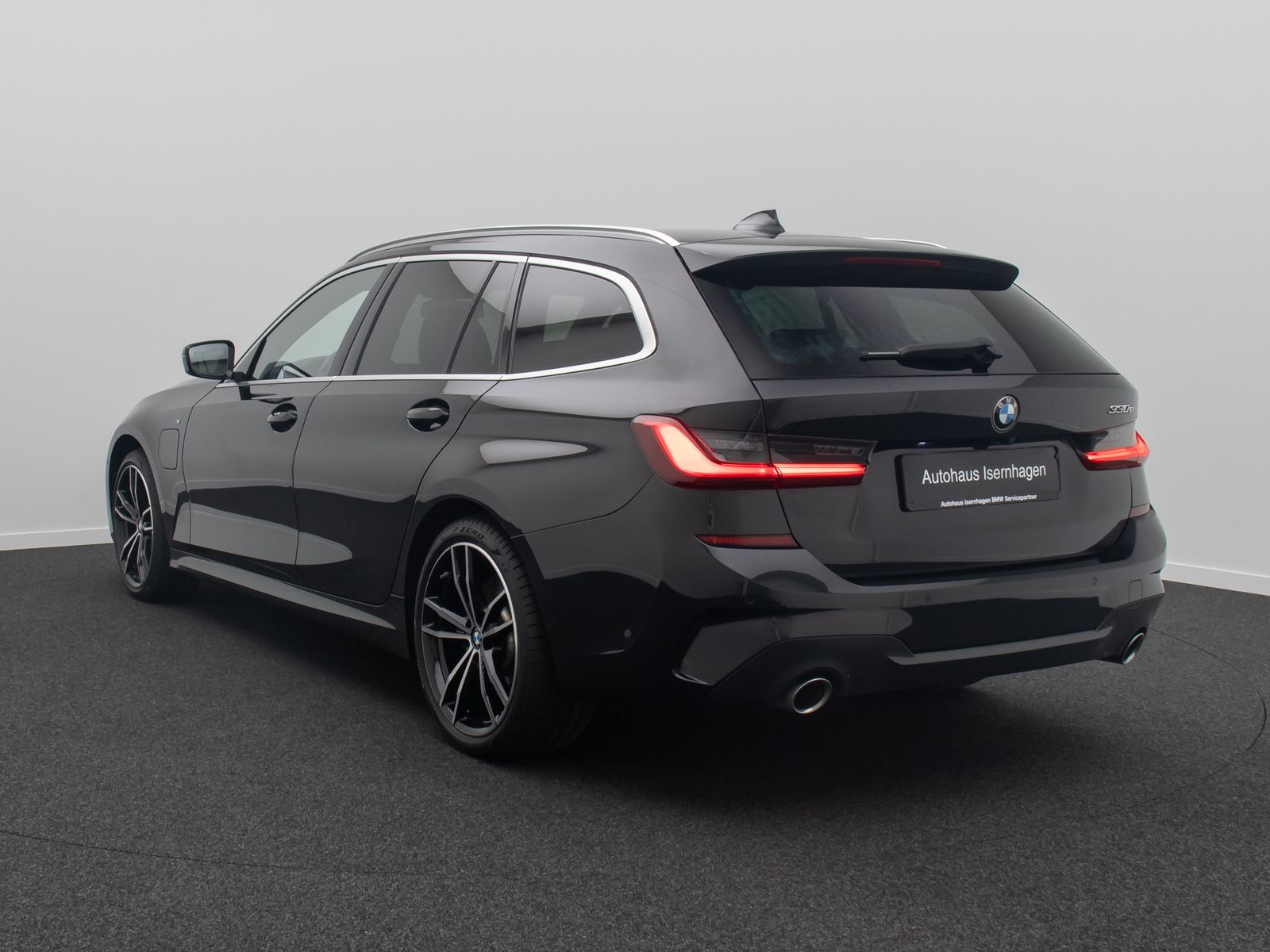 Fahrzeugabbildung BMW 330e M Sport Panorama DAB HUD 360&deg; H/K 19Zoll