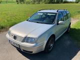 Volkswagen Bora 2.3 Highline Variant Automatik  - VW Bora mit Anhängerkupplung