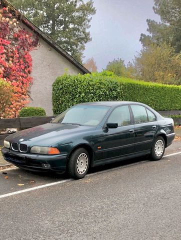 BMW e39 528i