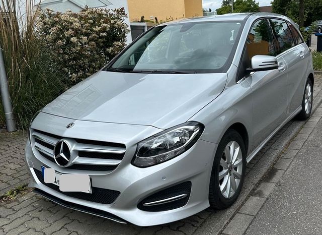 MERCEDES-BENZ B 180 7G-DCT Style AHK NAVI - original 29.900 km