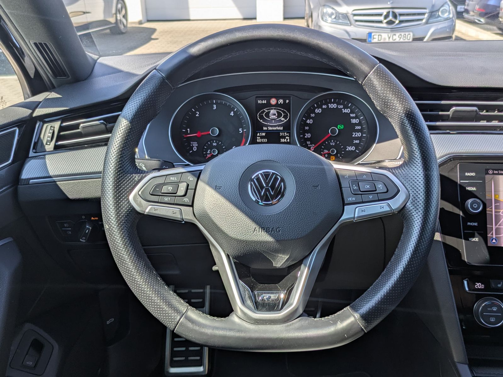 Fahrzeugabbildung Volkswagen Passat 2.0 TDI DSG R-Line 2x 4Motion LEDER*LED