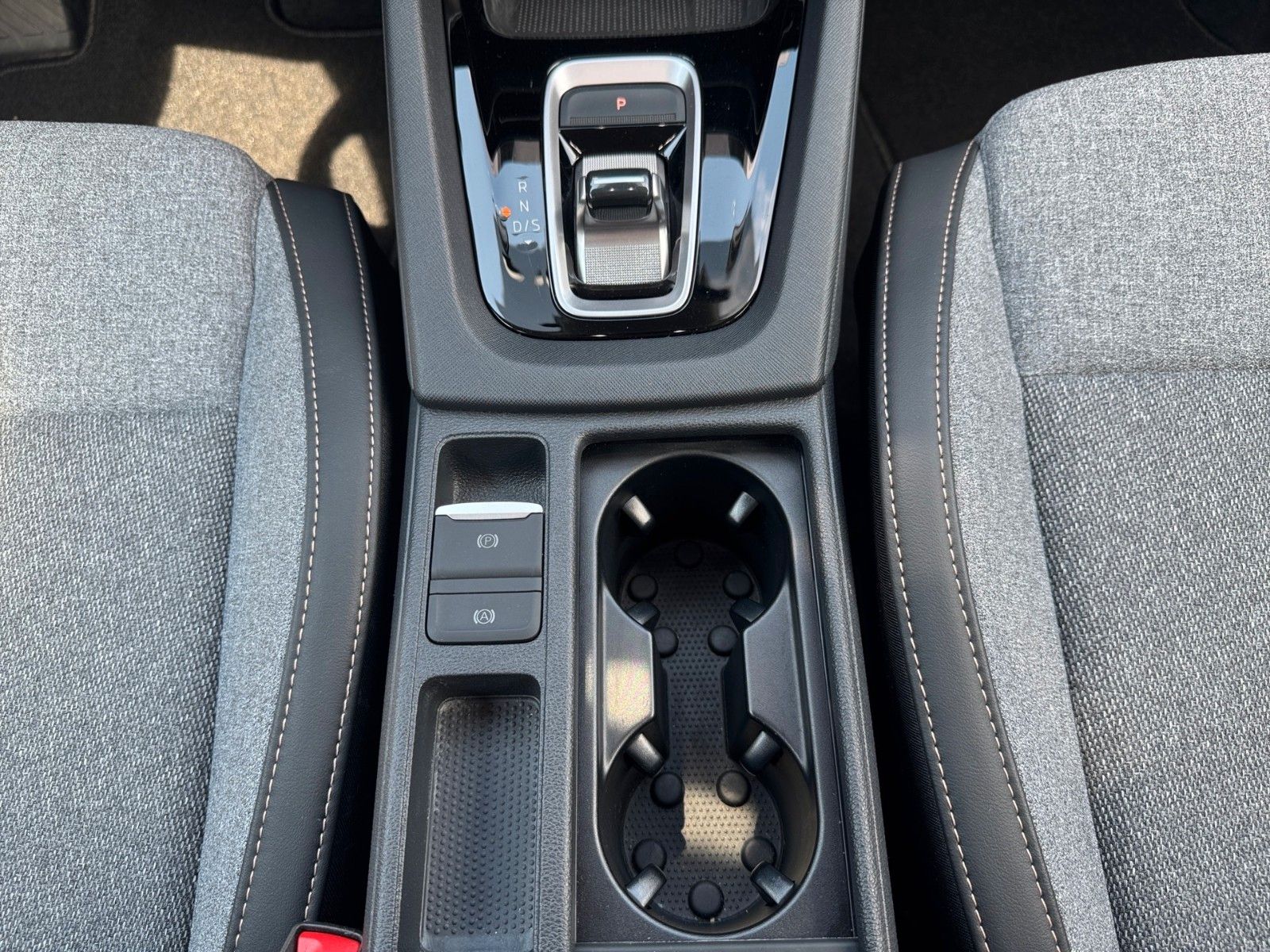 Fahrzeugabbildung SKODA Octavia Combi Selection 2.0 TDI