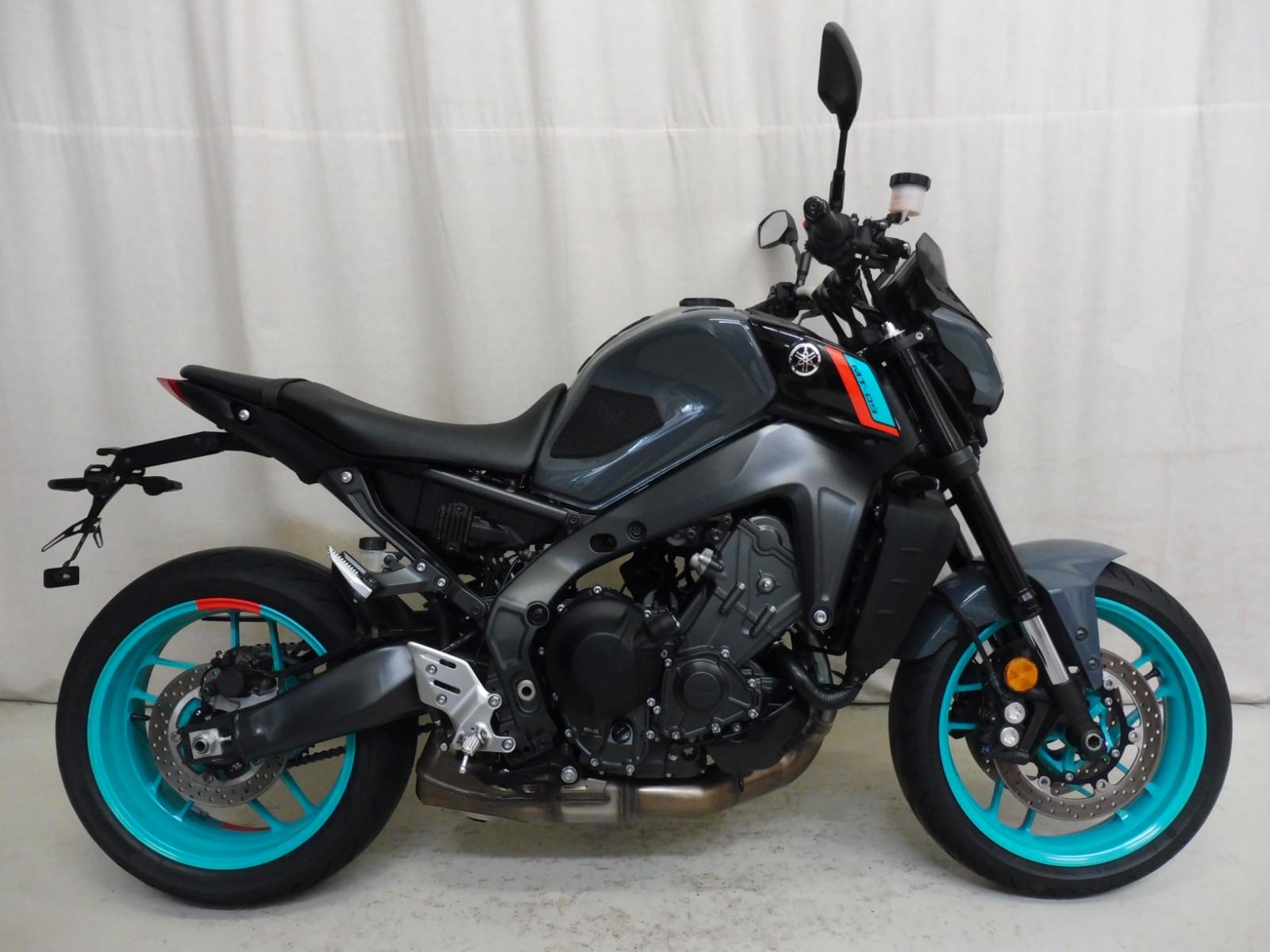Yamaha MT-09 / 1.HD / WIE NEU / ZUBEHÖR / GARANTIE !