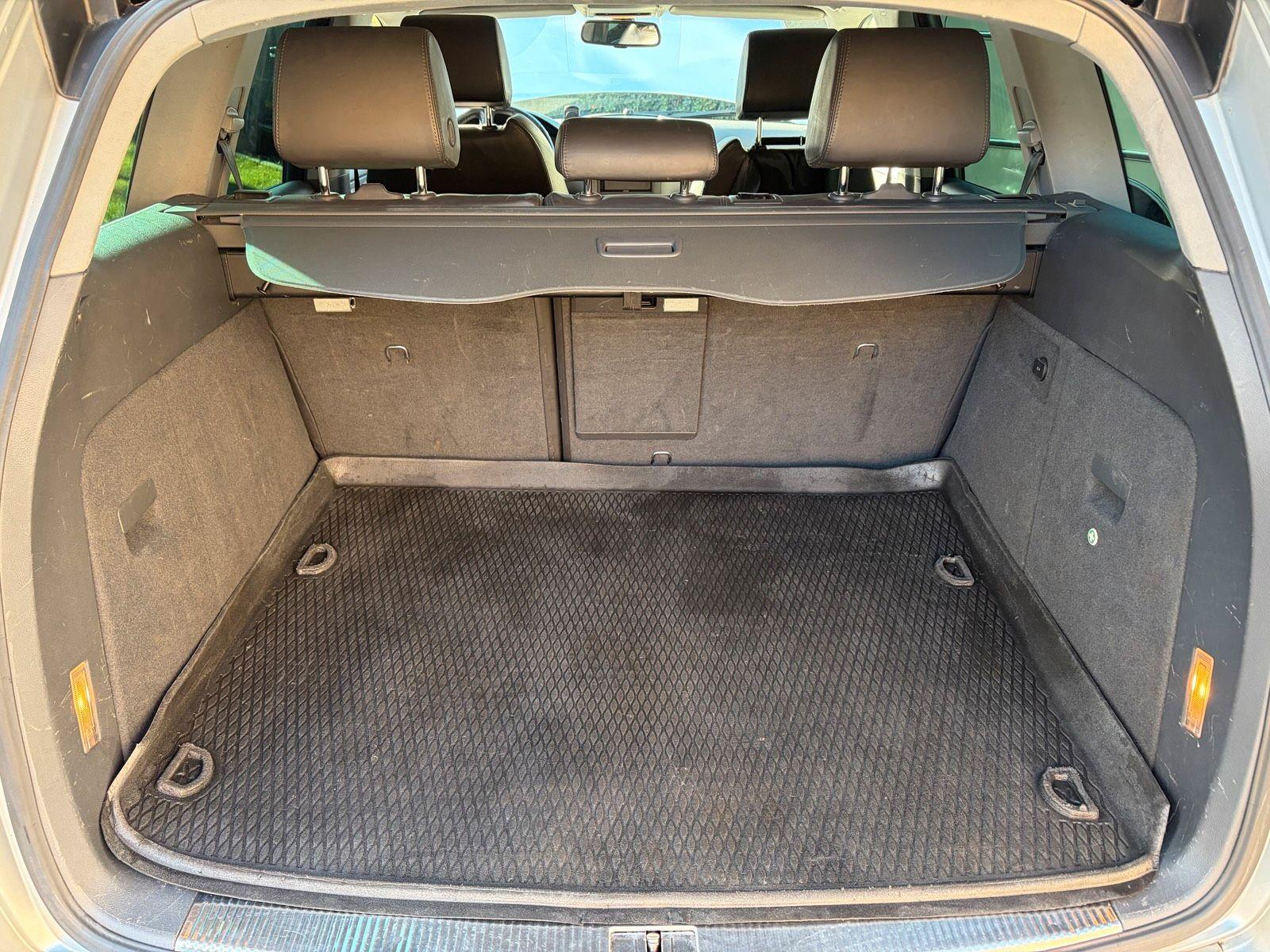 Volkswagen Touareg 2009 — photo 9